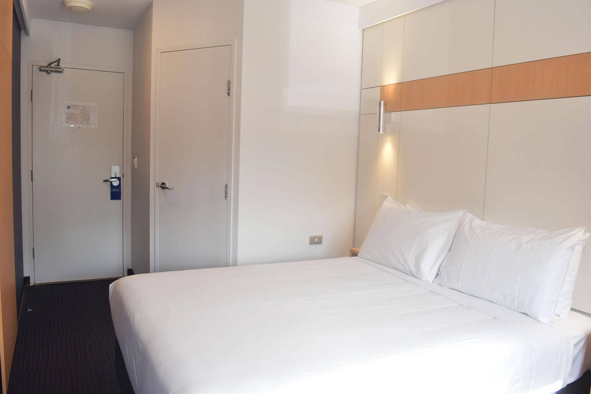Ibis Budget - Госфорд Экстерьер фото
